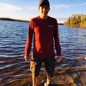 Meet your Posher, Larissa